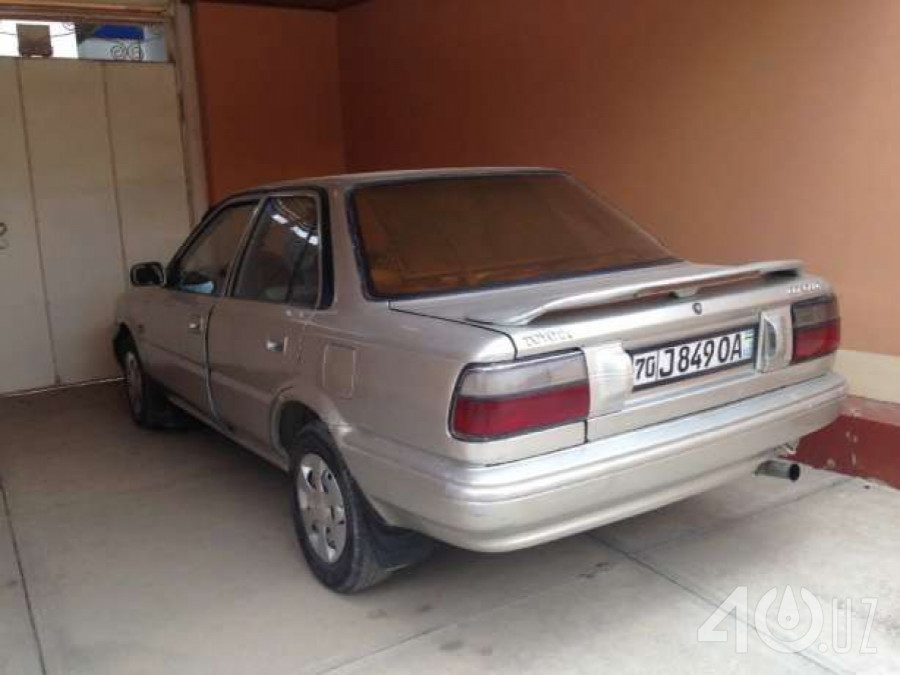 Toyota Corolla VII (E100)