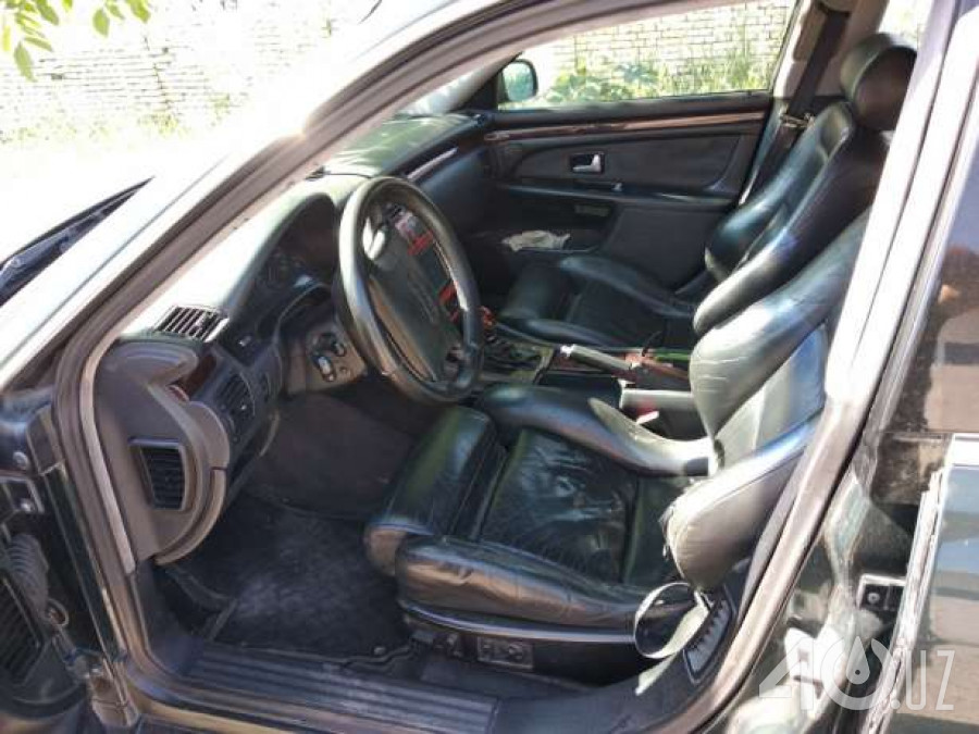 Audi A8 I (D2)