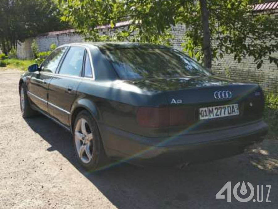 Audi A8 I (D2)