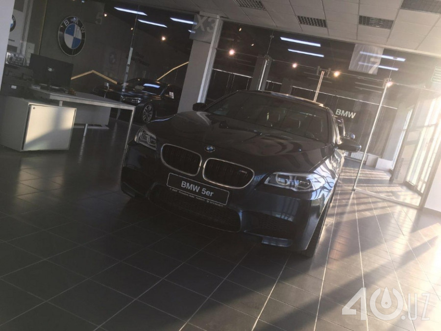 BMW M5 V (F10)
