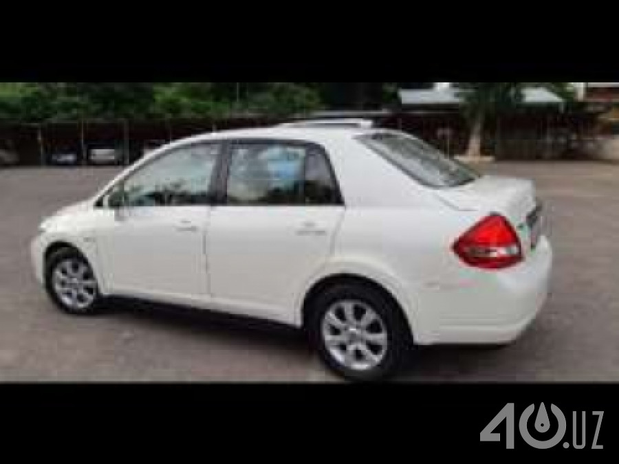 Nissan Tiida I