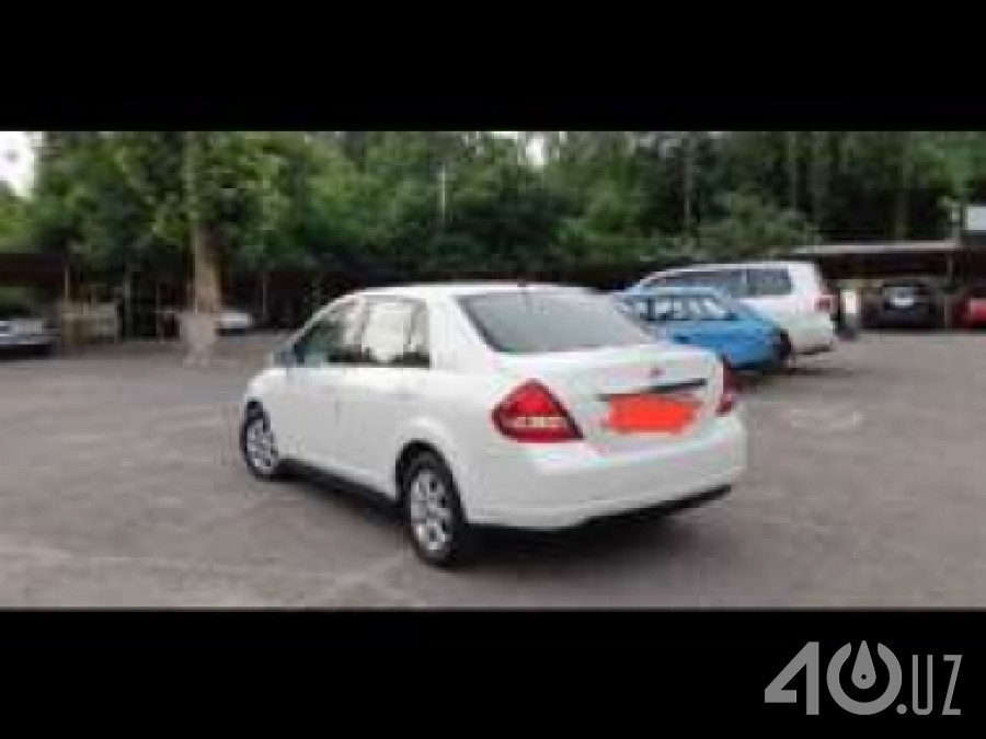 Nissan Tiida I