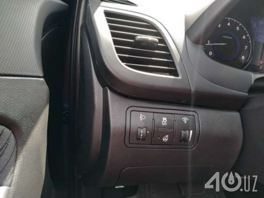 Hyundai Accent IV