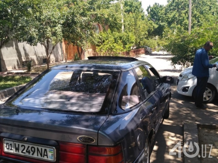 Ford Scorpio I