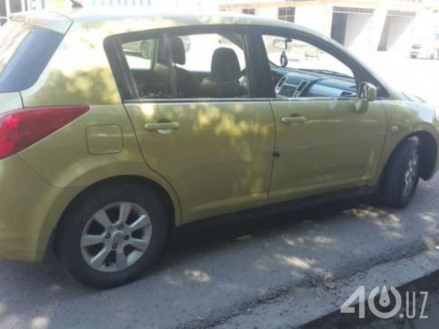 Nissan Tiida I