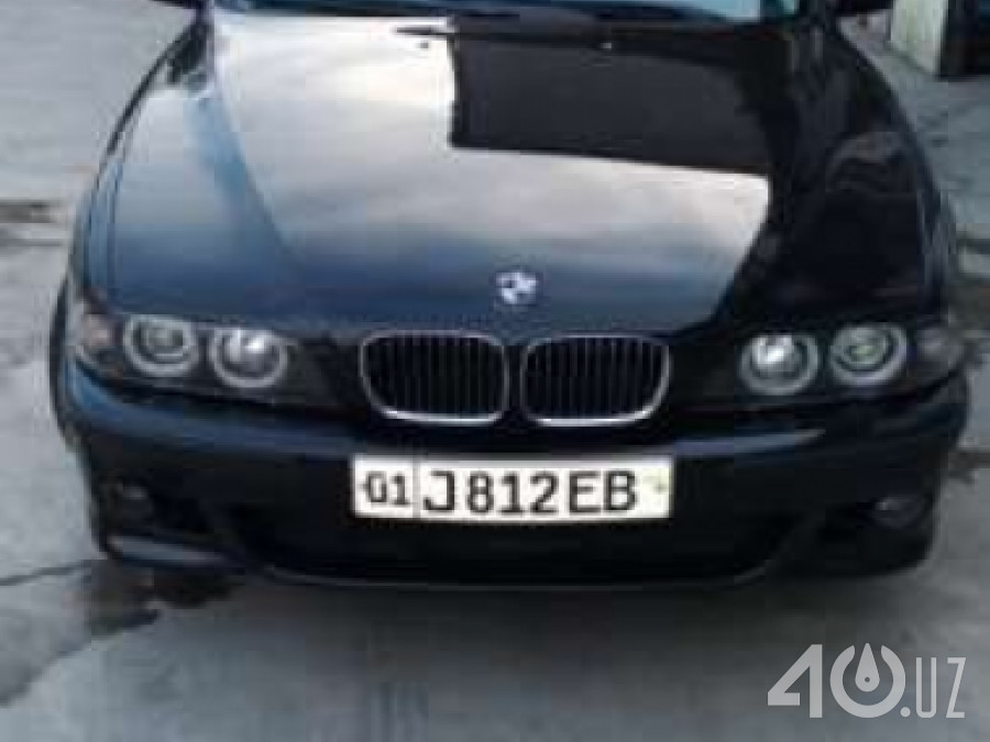 BMW M5 I (E28)