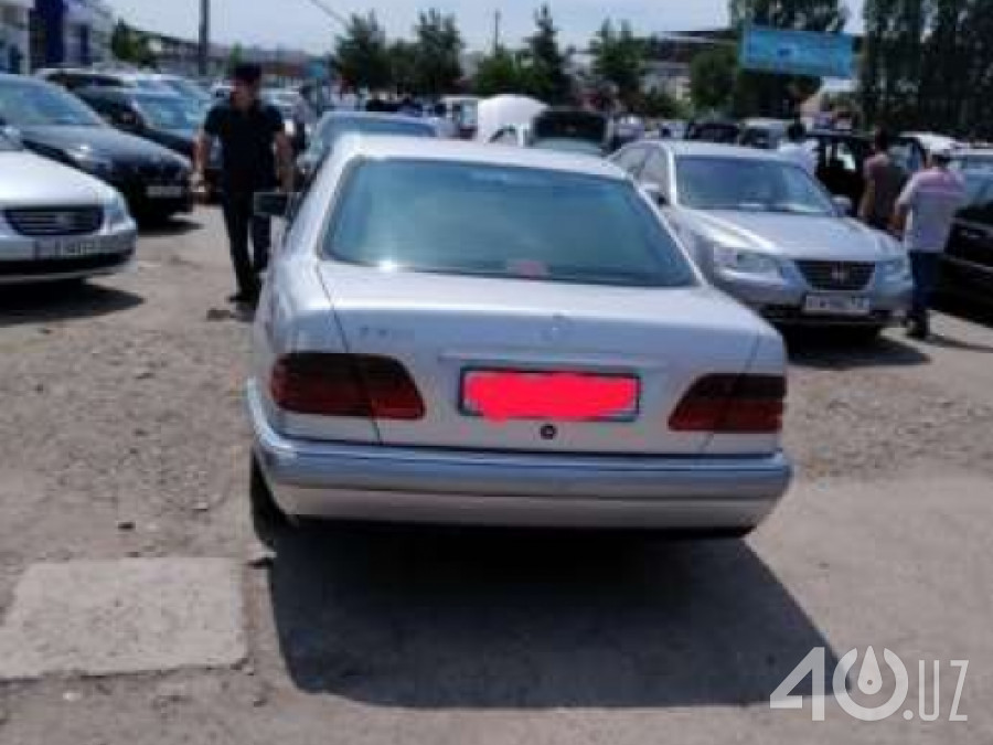 Mercedes-Benz E-klasse II (W210, S210)