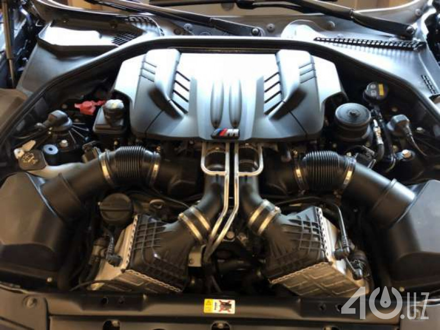 BMW M5 V (F10)