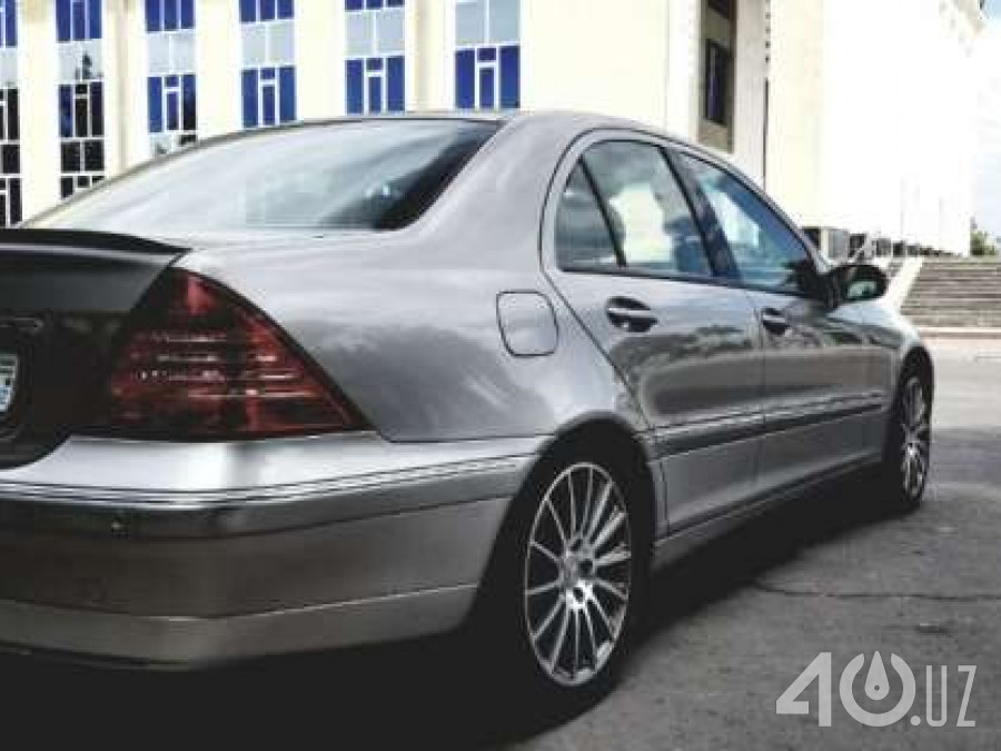 Mercedes-Benz C-klasse II (W203)