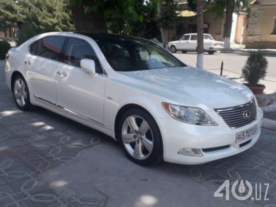 Lexus LS IV