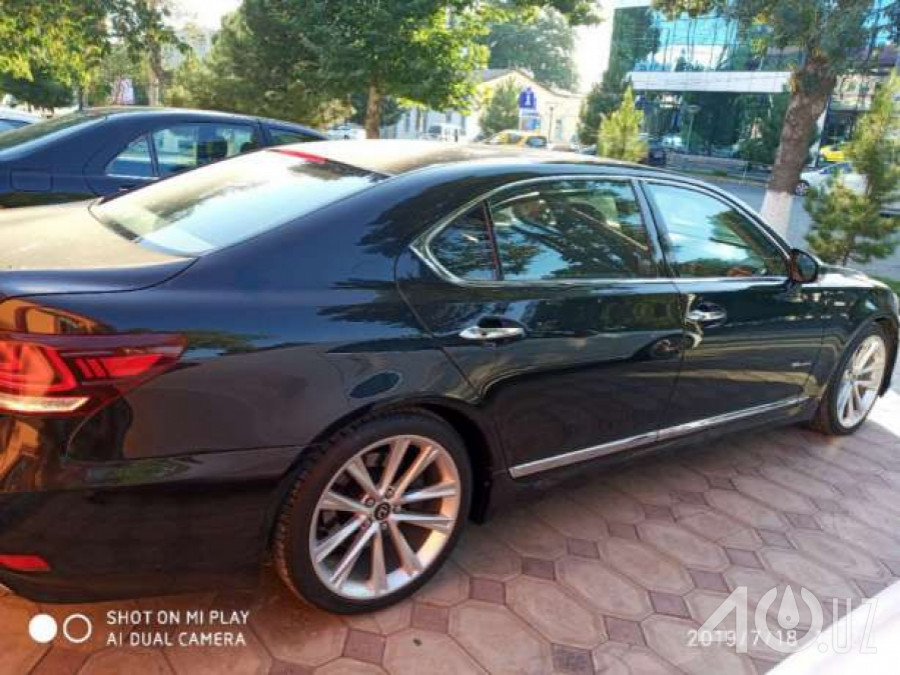 Lexus LS IV
