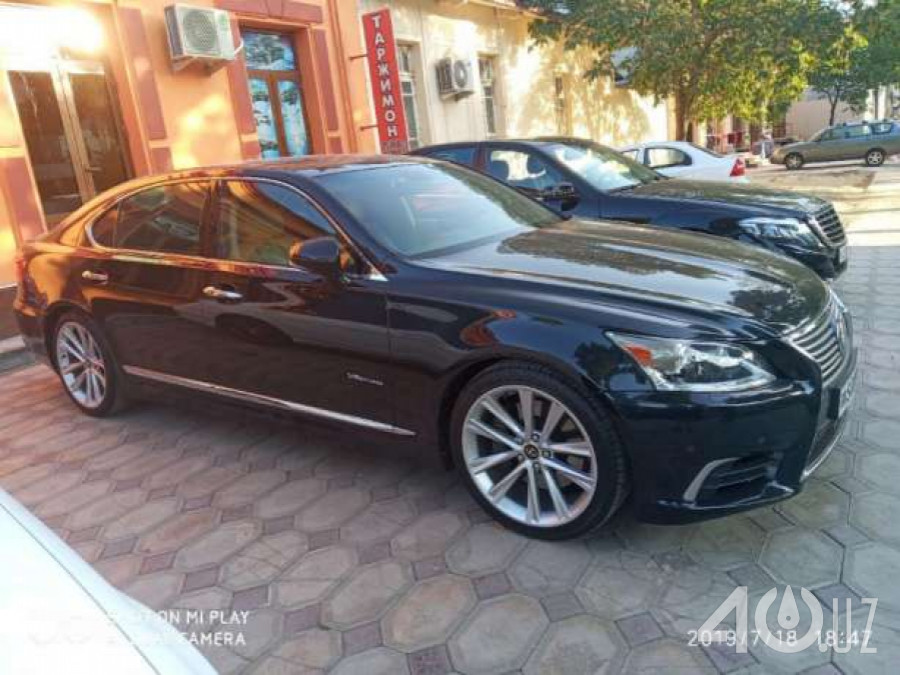 Lexus LS IV