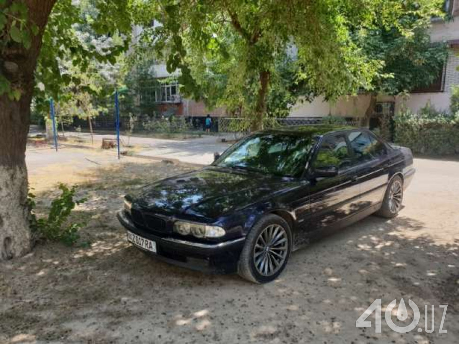 BMW 7 серия III (E38)