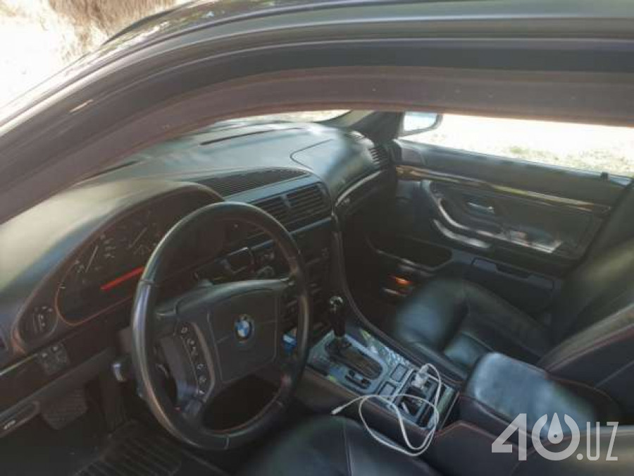 BMW 7 серия III (E38)