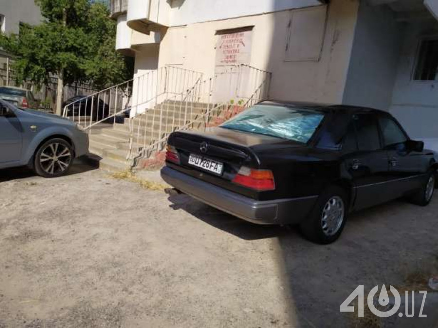 Mercedes-Benz W124