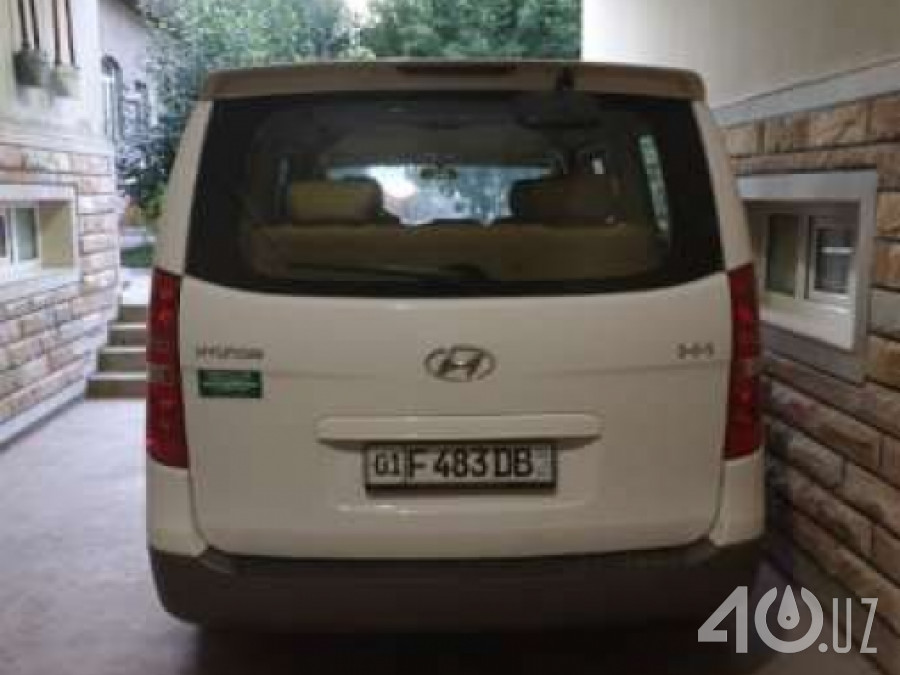 Hyundai H-1 II