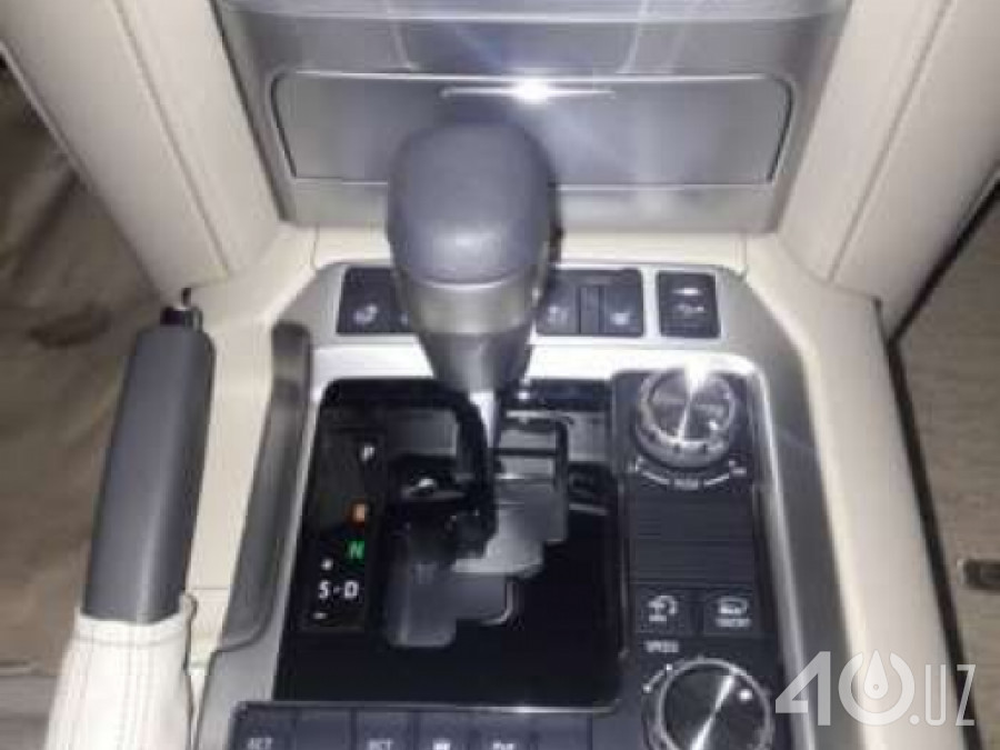 Toyota Land Cruiser 200 Series Рестайлинг 2