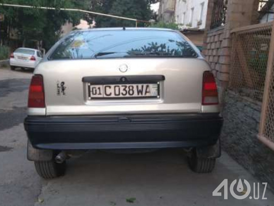 Opel Kadett E