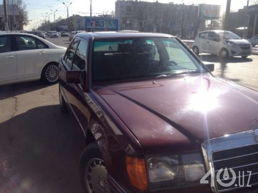 Mercedes-Benz W124