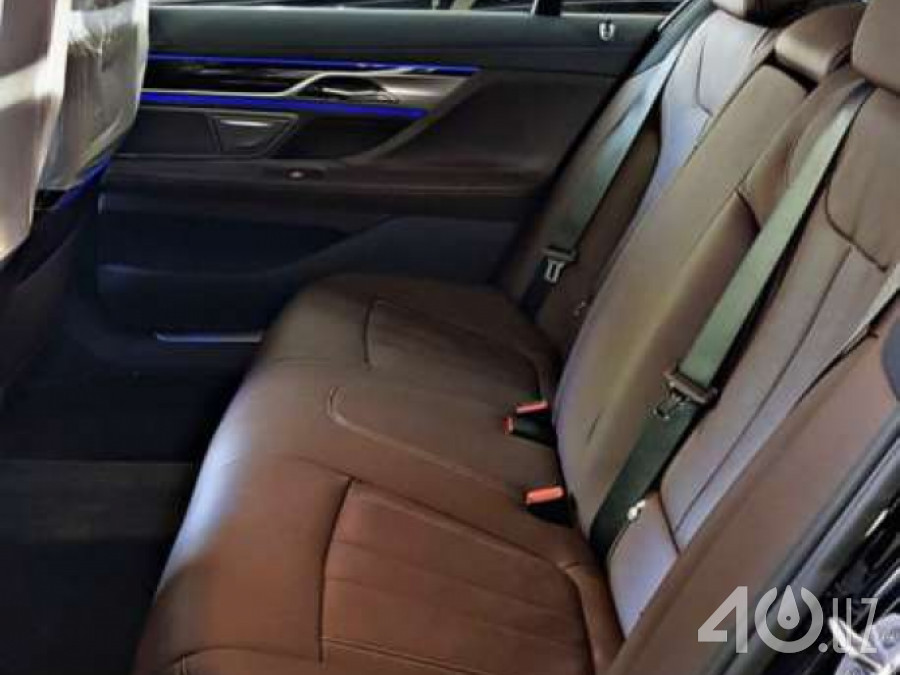 BMW 7 серия VI (G11/G12)