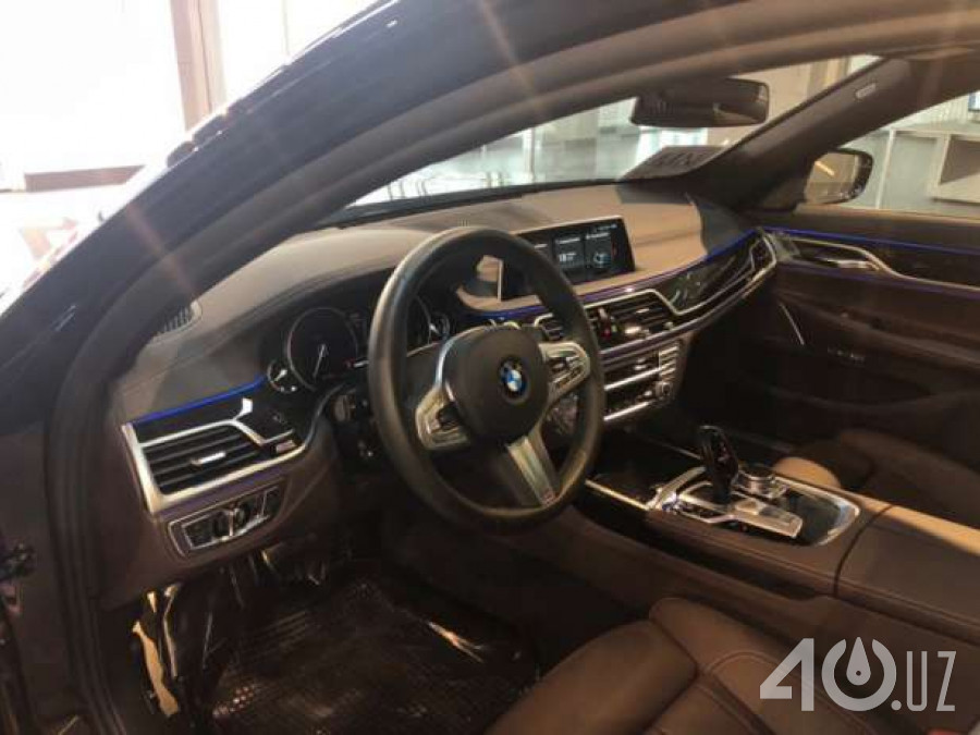 BMW 7 серия VI (G11/G12)