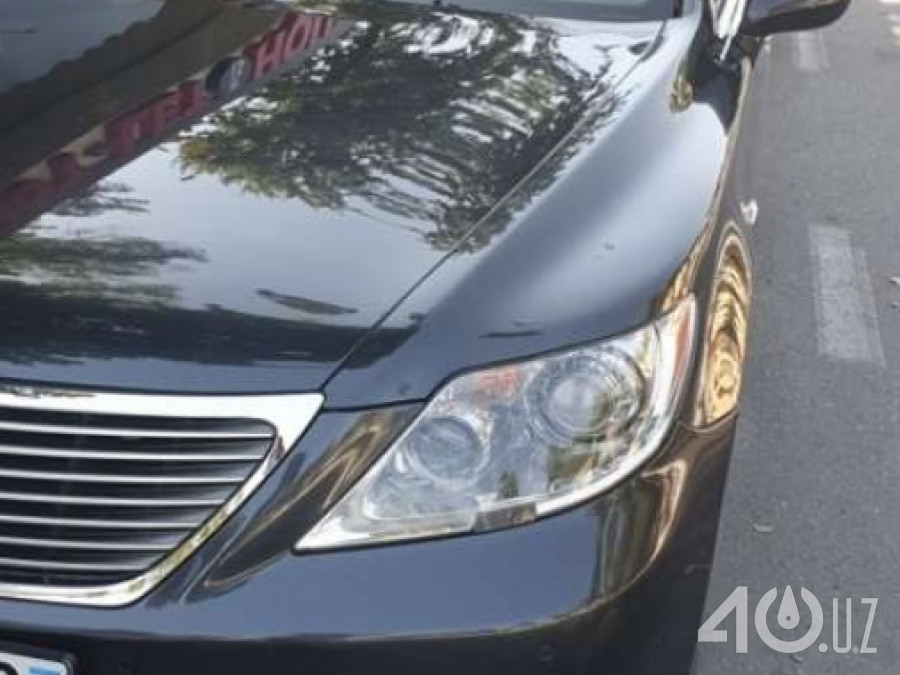 Lexus LS IV