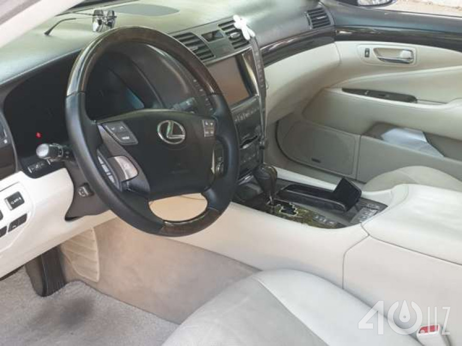 Lexus LS IV