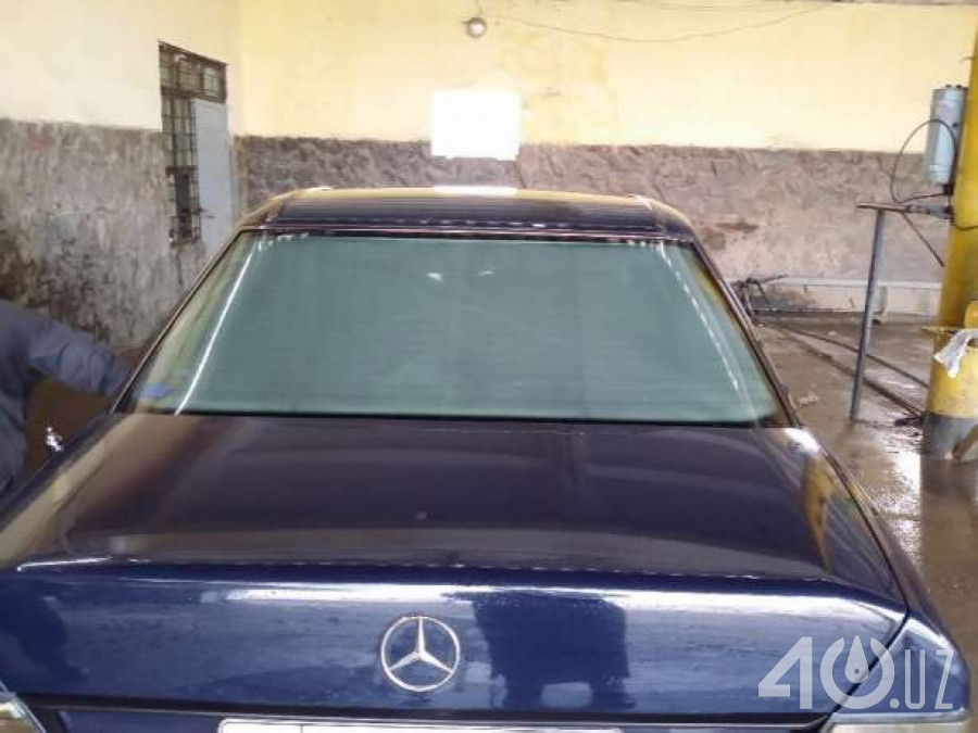 Mercedes-Benz W124