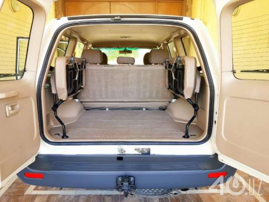 Toyota Land Cruiser 100 Series