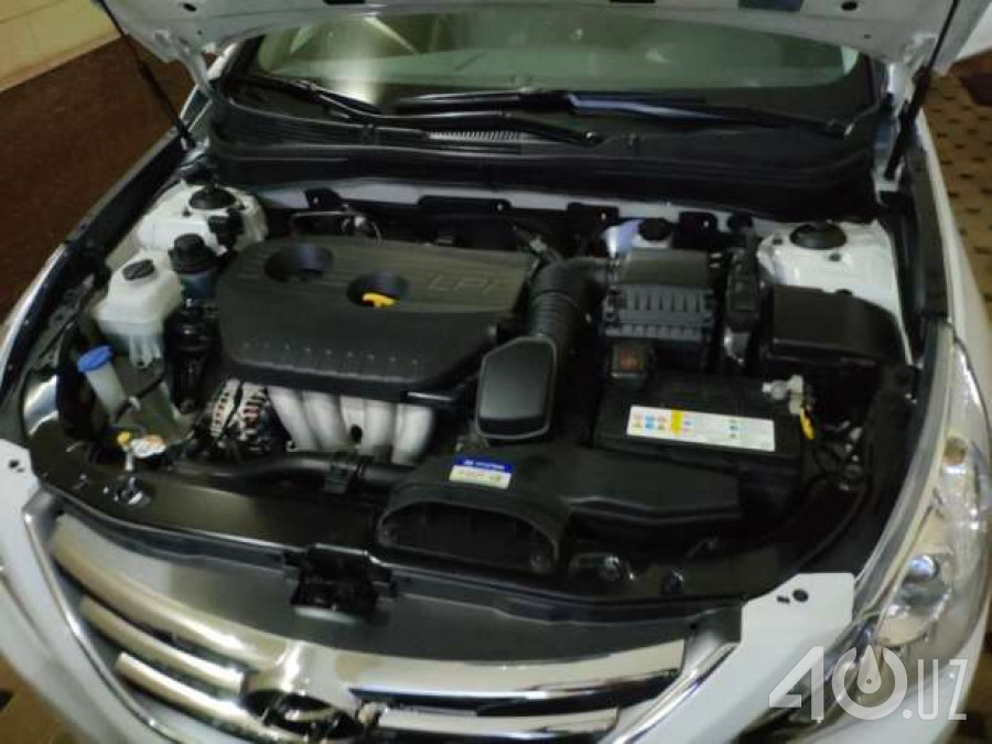 Hyundai Sonata VI (YF)
