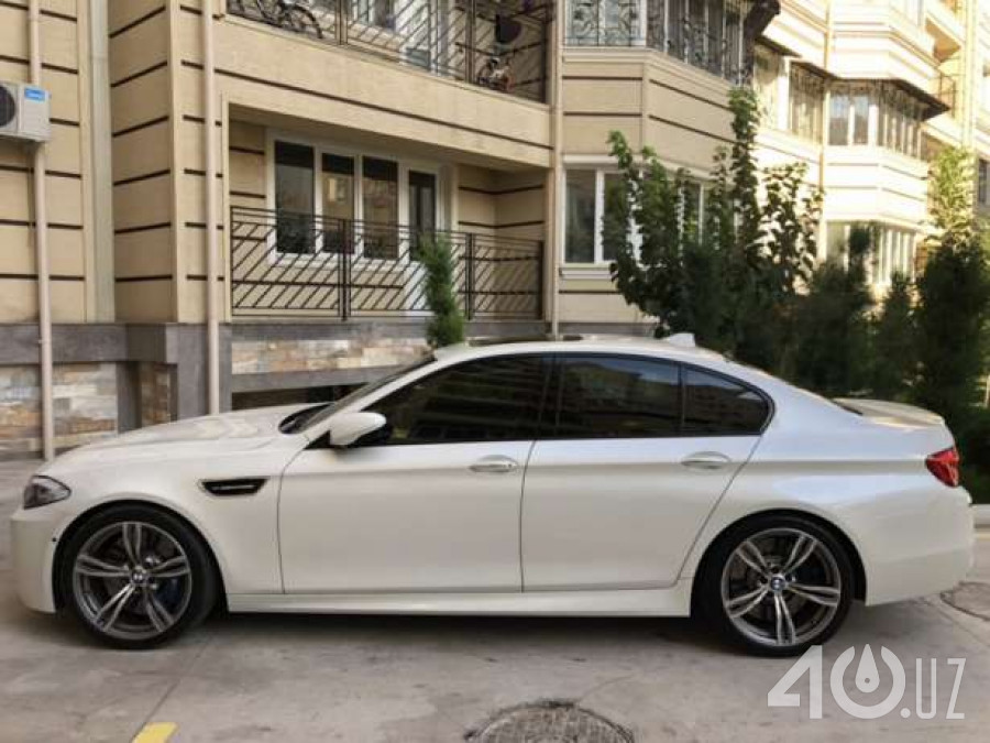 BMW M5 V (F10)
