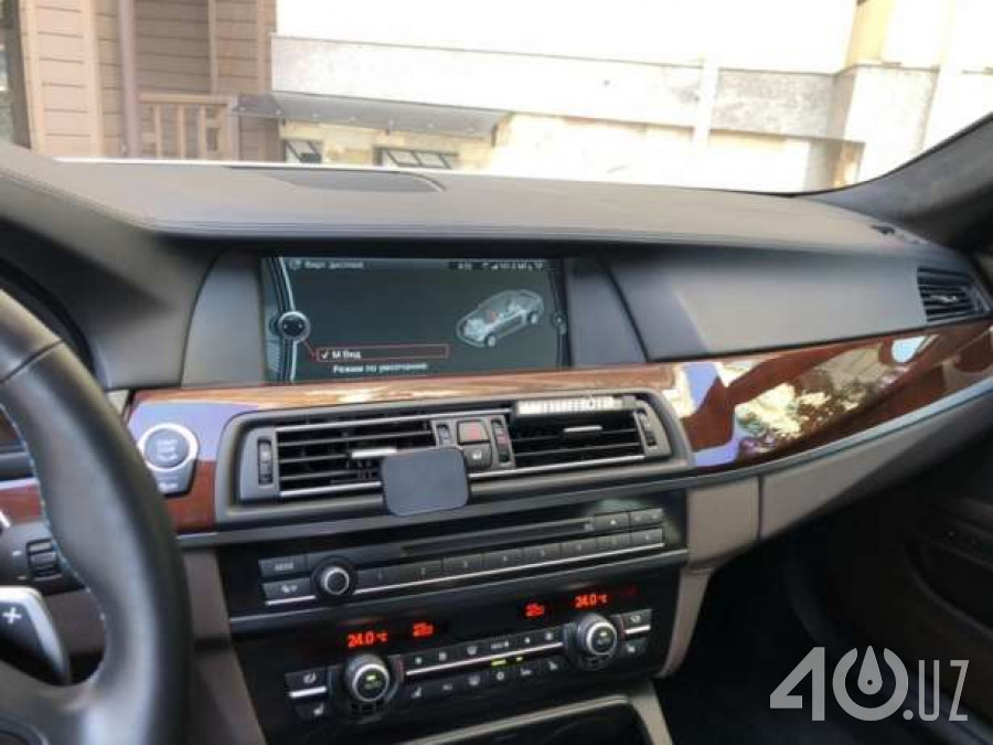 BMW M5 V (F10)