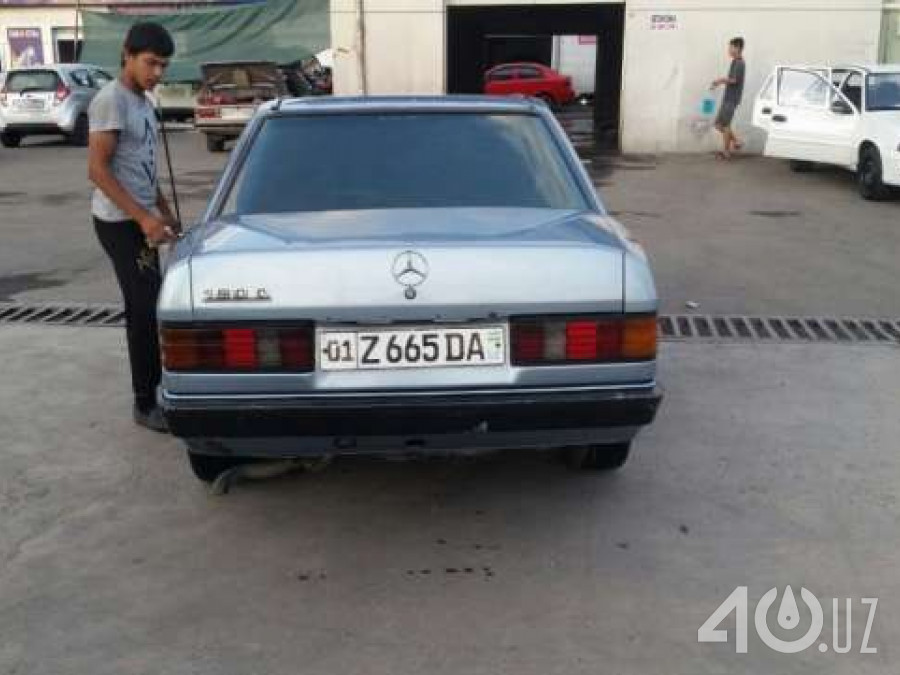 Mercedes-Benz 190 (W201)