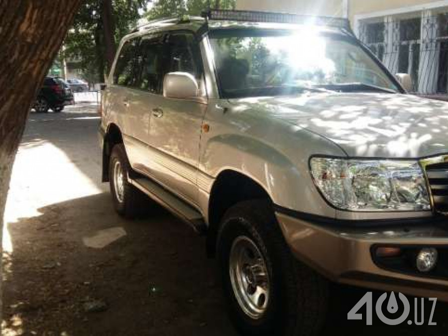 Toyota Land Cruiser 100 Series