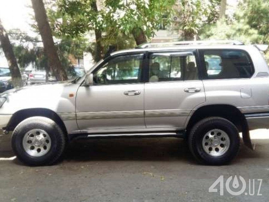 Toyota Land Cruiser 100 Series