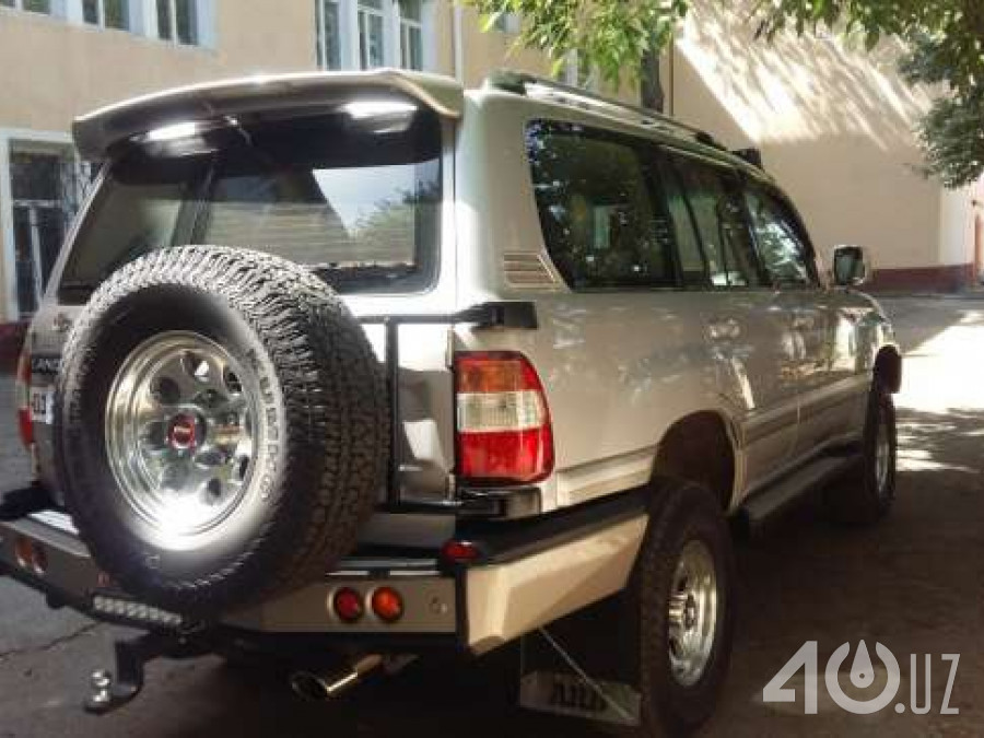 Toyota Land Cruiser 100 Series