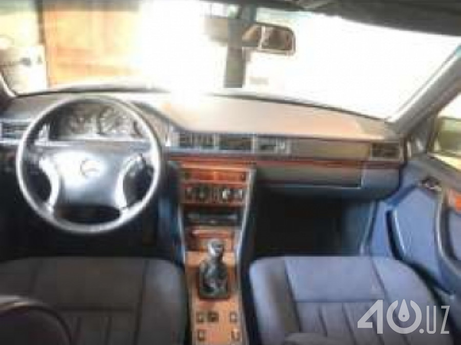 Mercedes-Benz W124