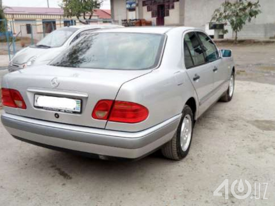 Mercedes-Benz E-klasse II (W210, S210)