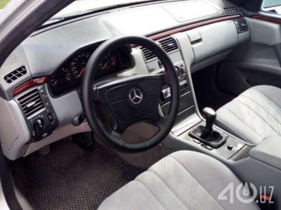 Mercedes-Benz E-klasse II (W210, S210)