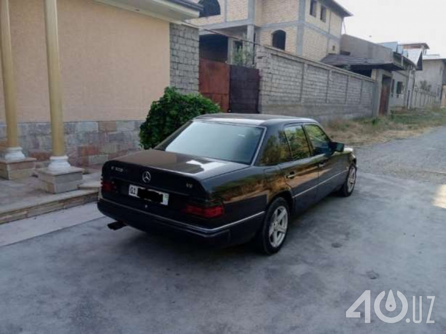 Mercedes-Benz W124