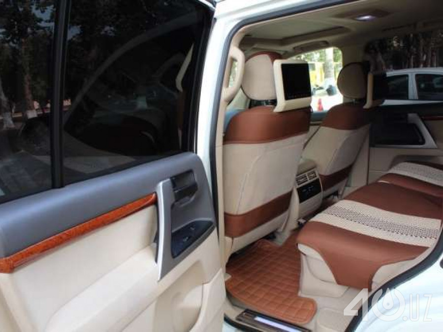 Toyota Land Cruiser 200 Series Рестайлинг 1