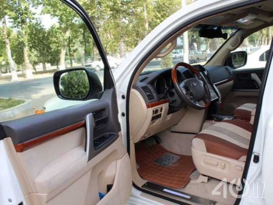 Toyota Land Cruiser 200 Series Рестайлинг 1
