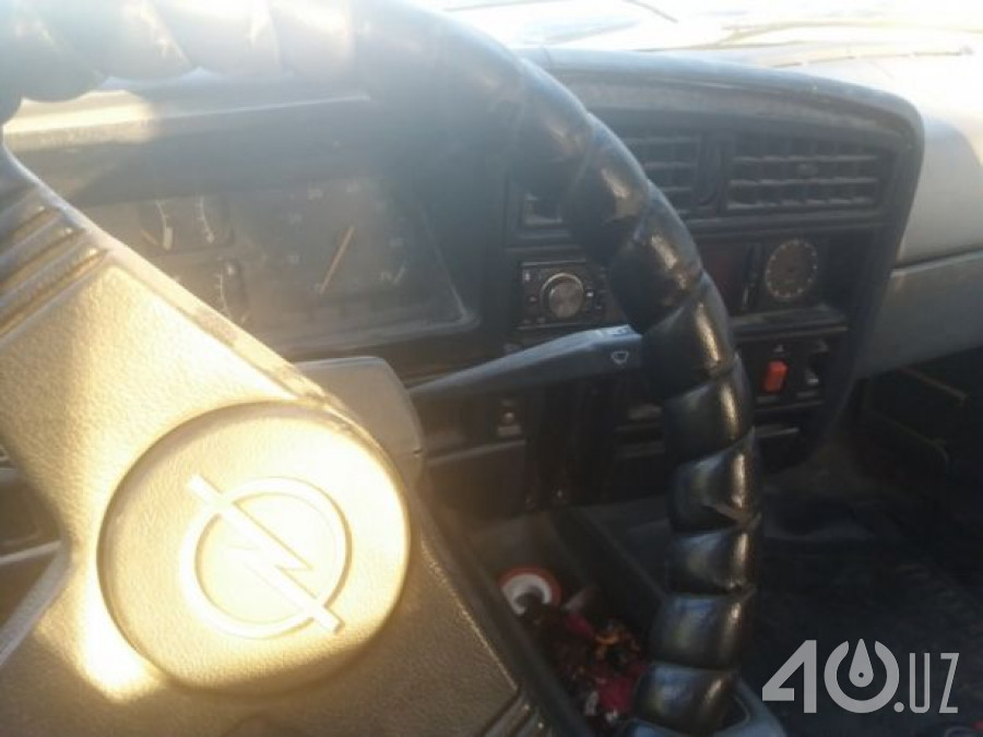 Opel Ascona C