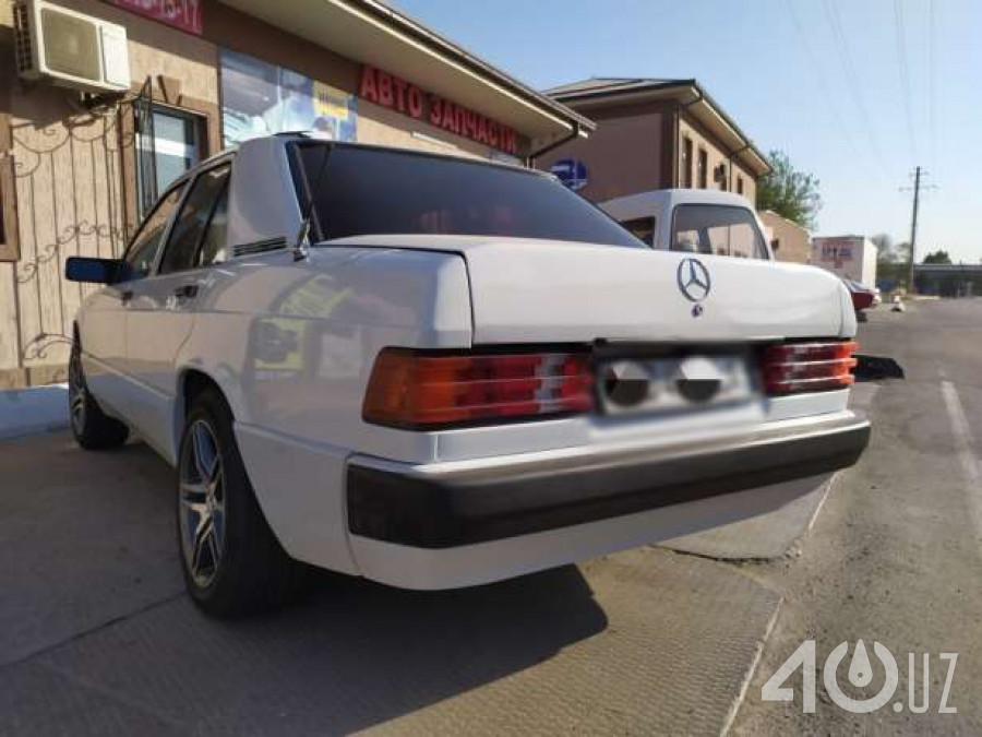 Mercedes-Benz 190 (W201)