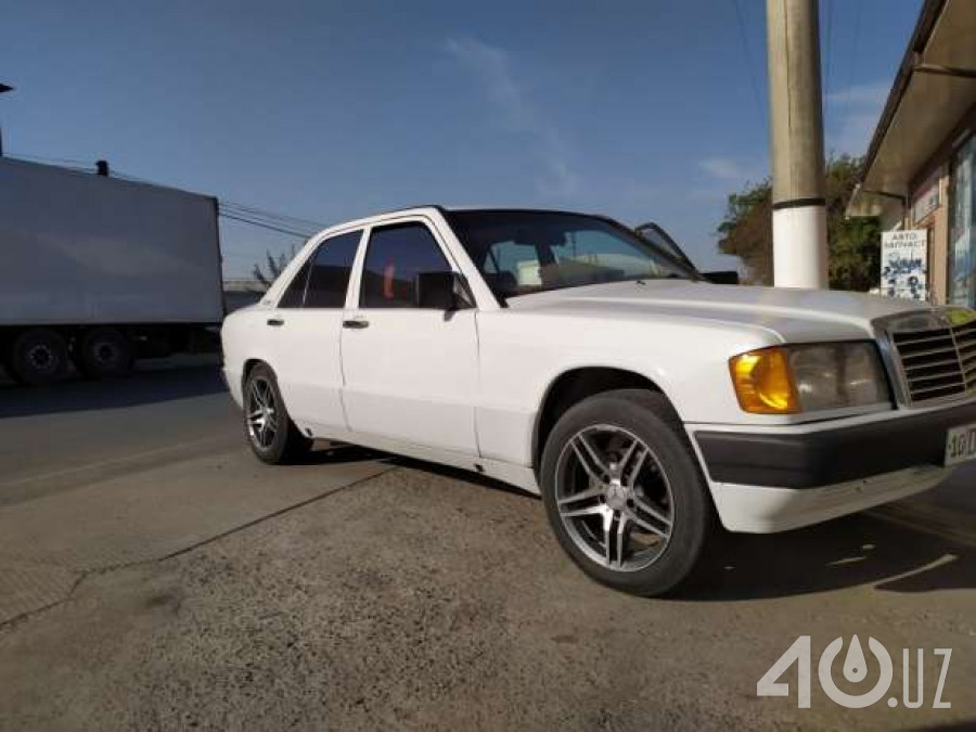Mercedes-Benz 190 (W201)
