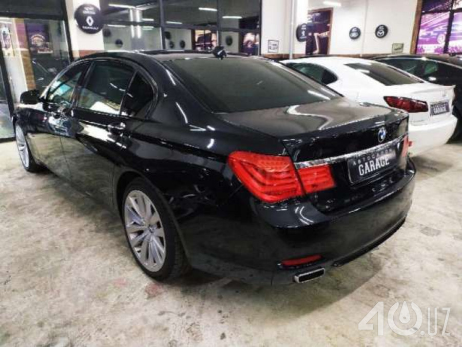 BMW 7 серия V (F01/F02/F04)
