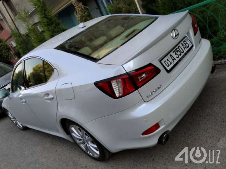 Lexus ES V