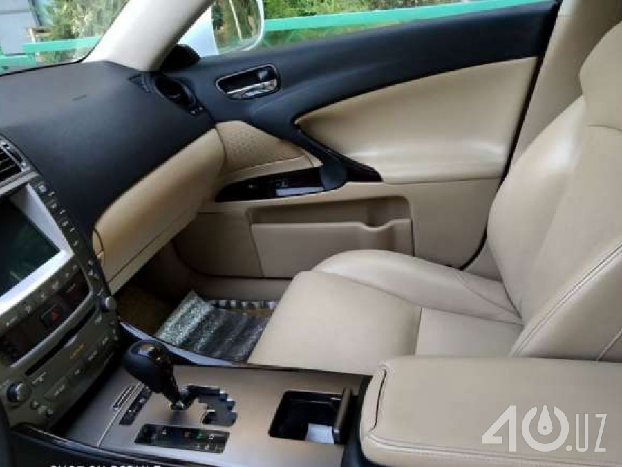 Lexus ES V