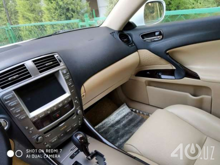 Lexus ES V