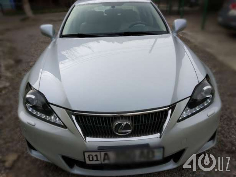 Lexus ES V